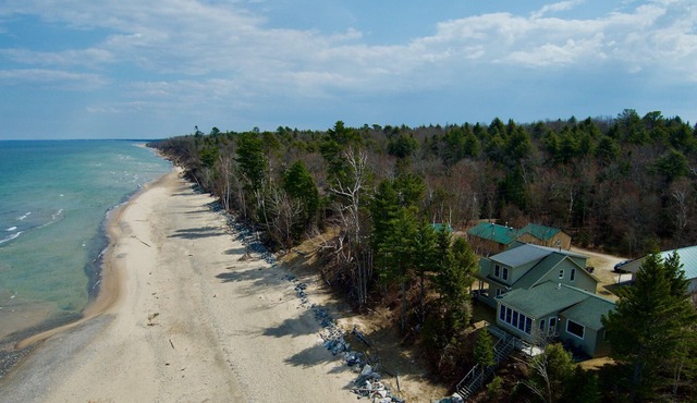 Captain's Hideaway Lake Superior/Lake Front Home Deer Park