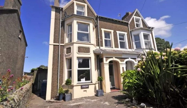 Captain's House - Morfa Nefyn, Pwllheli, North Wales. Beach, Golf, Walks.