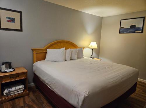 Captain's Inn and Suites