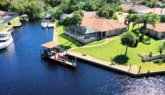 "Captain's Key Waterside Retreat" Boat Dock! Awesome Pool!