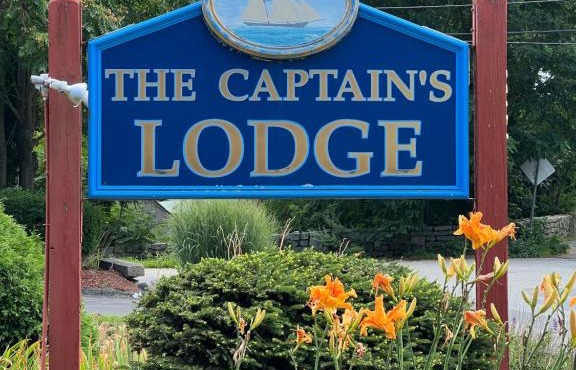 Captain's Lodge Motel