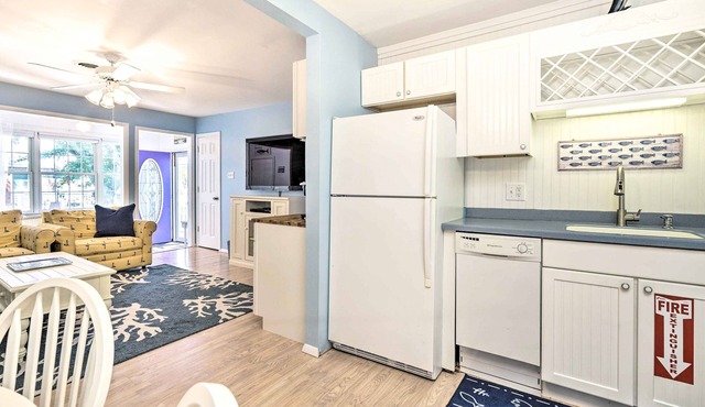 Captain's Quaders 2 Bedroom Home by RedAwning