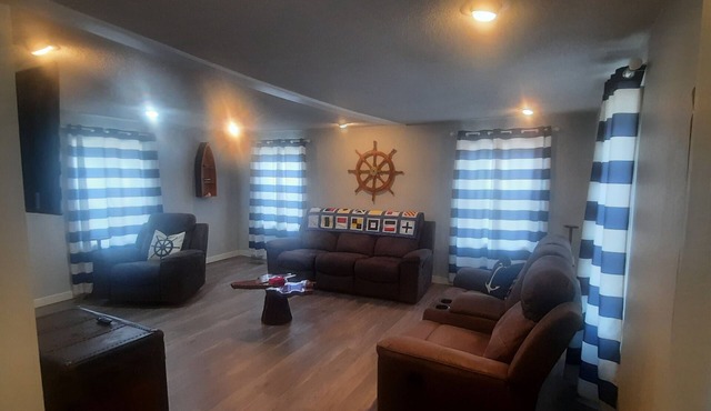 Captain's Quarters- Clean, comfortable, convenient!