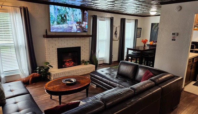 Captain's Quarters-Highly Rated 2.5 mi. toCapital!