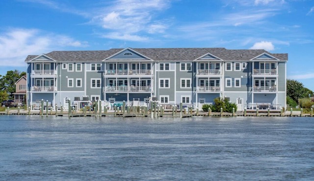 Captain's Rest - Lovely Waterfront on Marsh Island!