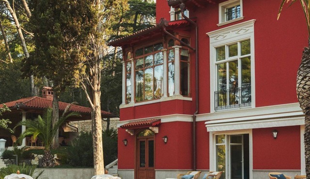 Captain's Villa Rouge