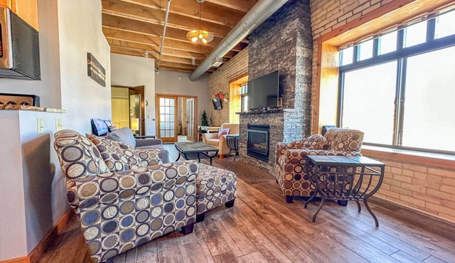 Captains Canal Park Suite