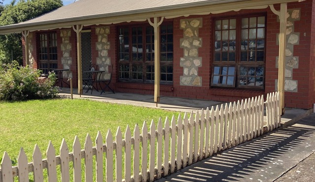 Captains Cottage. Pet Friendly . B/B. Free Wifi