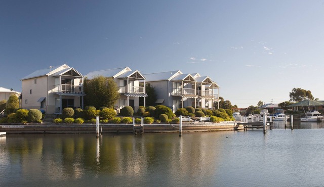 Captains Cove Waterfront Resort