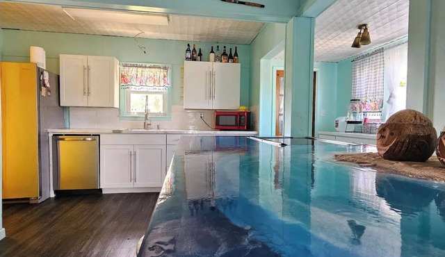 Captains Hide Awaynn