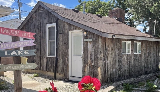 "Captains Hideaway" Unique Tiny House Lake Cabin!