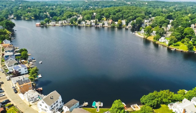 Captains quarters on the lake in lynn