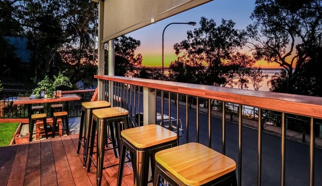 Captains retreat 1770 Waterfront