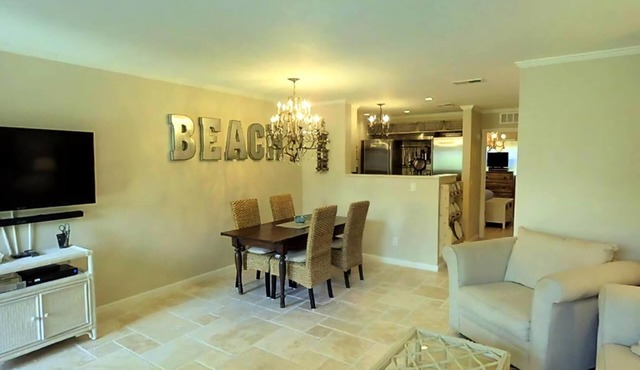 CAPTAINS WALK D2 - Beautiful Sanibel Condo Short Walk to Beach