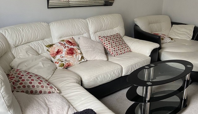 Captivating 2-Bed House in Wolverhampton