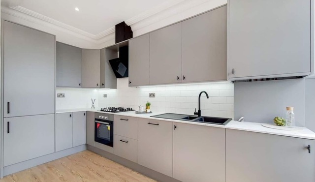 Captivating 2-Bed Apartment in North London