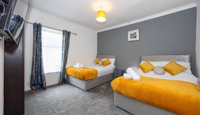 Captivating 2-Bed House in Blackburn