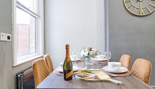 Captivating 2bed House in Southend Pet Friendly!