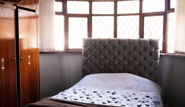 Captivating 3-bed House in Birmingham