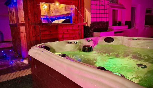 Captivating 4-bed Hot Tub House in Blackpool