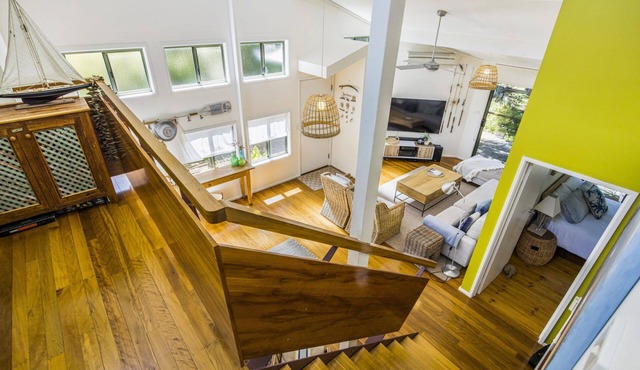 CAPTIVATING CENTENARY BEACH HOUSE IN BLAIRGOWRIE