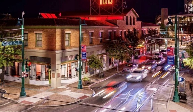 Captivating Finn - Walking distance to UA