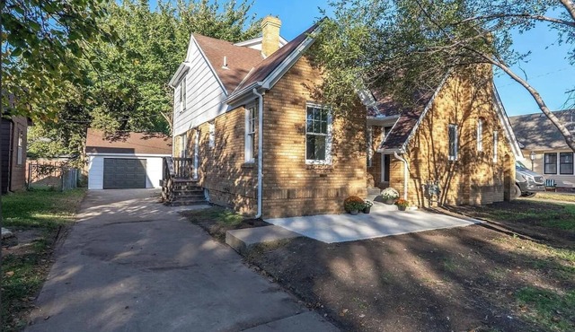 Captivating Rose Cottage-3 King Beds-College Hill
