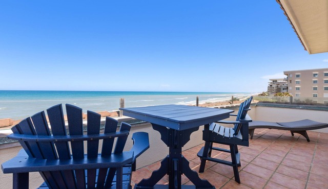 Captivating & Spacious 2 primary suites/2.5 bath Oceanfront Condo