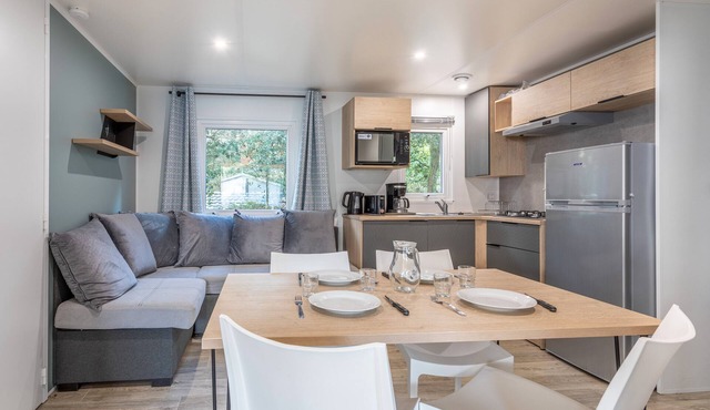 Caravan '150' with Shared Pool and Shared Terrace