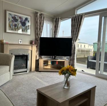 Caravan by the Sea D47