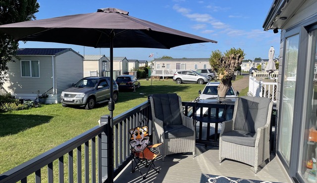 CARAVAN, family friendly, country holiday cottage in Mersea Island
