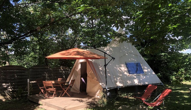 Caravan 'Le Tipi La Châtaigneraie' with Private Terrace