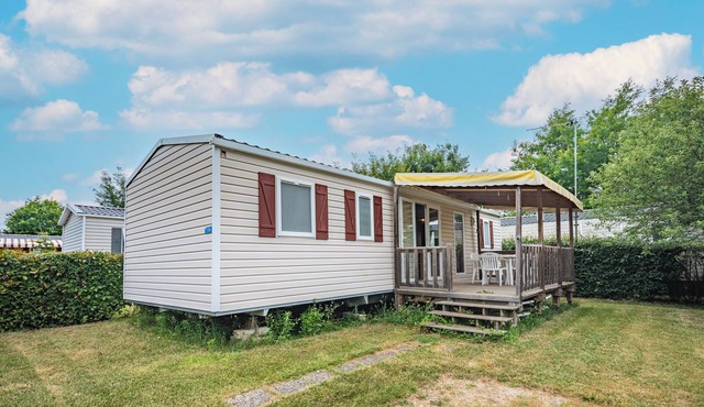 Caravan 'Mobil-home Elegance - 3 Chambres' with Shared Pool, Wi-Fi and Air Conditioning