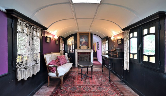 Caravan 'Roulotte Félicie ' with Shared Pool, Private Garden and Wi-Fi