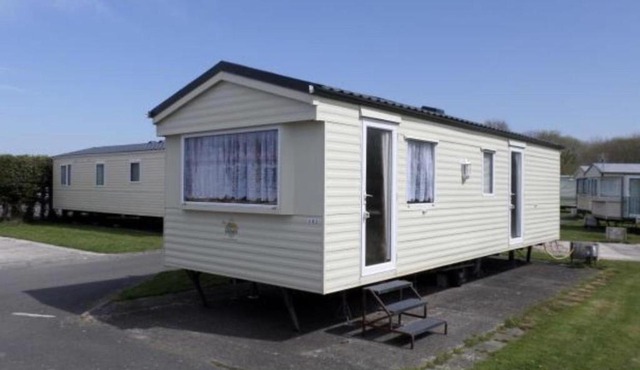 Caravan Sleeps 4 with Free Parking