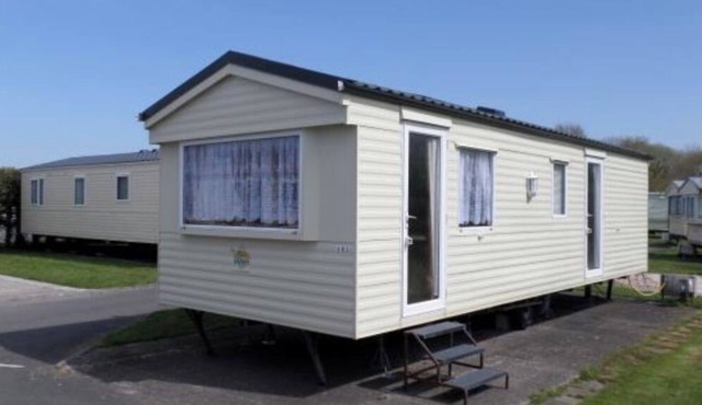 Caravan Sleeps 4 with Free Parking