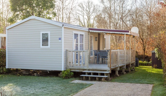 Caravan 'Sur Pont-Aven' with Private Terrace, Private Garden and Wi-Fi