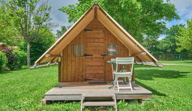 Caravan "Tente 2 Places" with Shared Pool & Shared Terrace