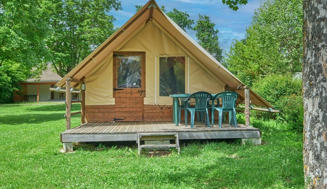 Caravan "Tente 4 Personnes" with Shared Pool & Shared Terrace