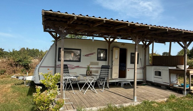 Caravan 'Vue Sur L'étang' with Lake View, Shared Pool and Private Terrace