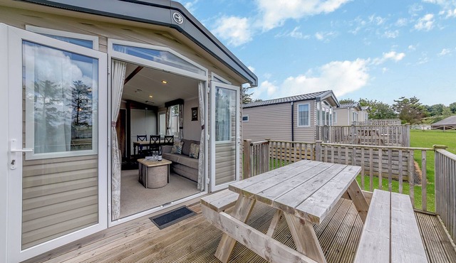 Caravan with one double and one twin.