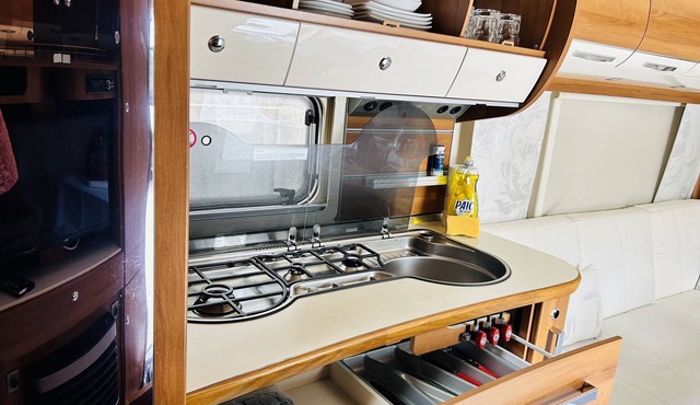 Caravane d une Chambre Avec 1 lit Double et 1 lit Simple