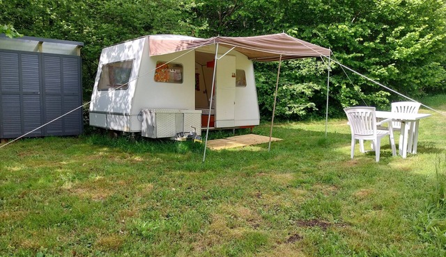 Caravane Vintage : Nuit Insolite Dans la Région des 1 000 Étangs Vosges du Sud