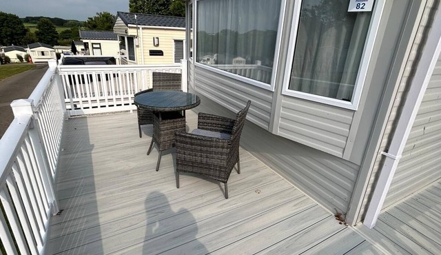 Caravansleeps4-beachfront-garden-patio