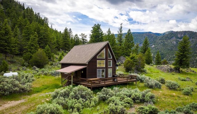 Carbella Cabin - Charming Cabin On Over 70 Acres Overlooking Tom Miner Basin