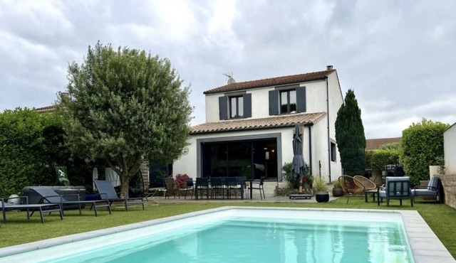 Carcalove - Pool, Billard & Jacuzzi - 10pax