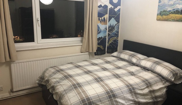 Cardiff apartment with easy access to public transport and motorway.