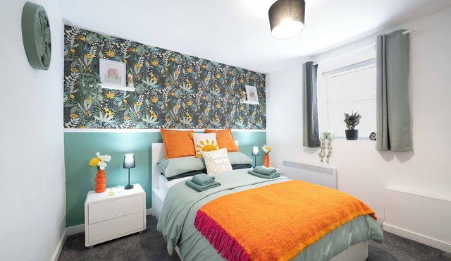 Cardiff cwtchy central Stay