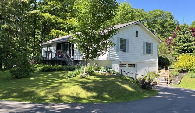 Cardinal Cottage - Otsego Lake access, updated kitchen & bath
