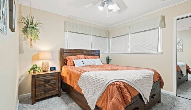 Cardinal Cottage Retreat! 4 Homes Away from beach!